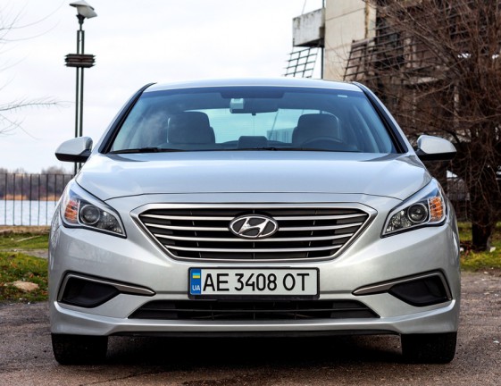 Hyundai Sonata 1