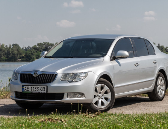 Skoda Superb OFICIAL 2012 1