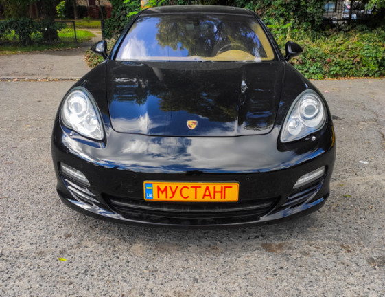 Porsche Panamera 1