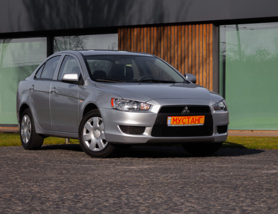 Mitsubishi Lancer X 1