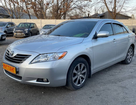 Toyota Camry 1