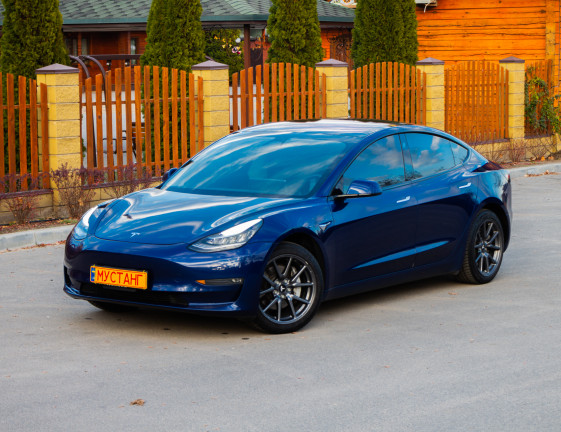Tesla Model 3 2017 1