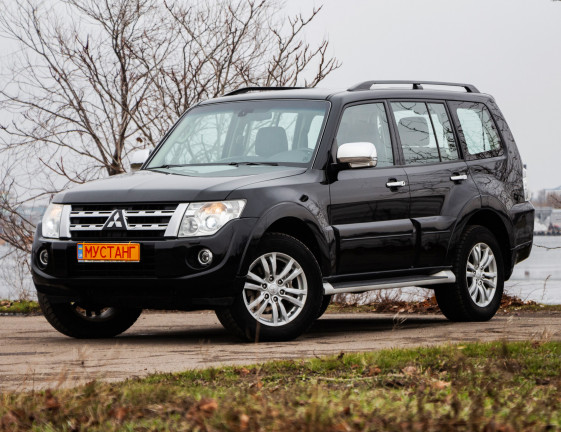 Mitsubishi Pajero Wagon 2013