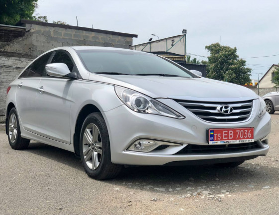 Hyundai Sonata 2014 ГАЗ 1