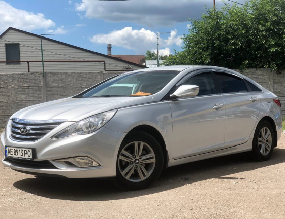 Hyundai Sonata 2014 ГАЗ 1
