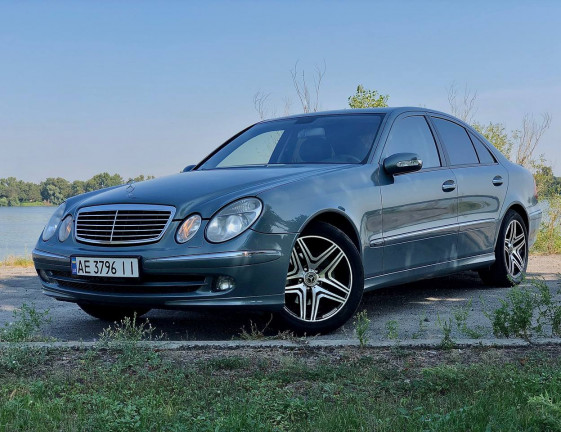 Mercedes-Benz E-Class 2005