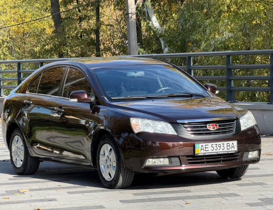 Geely Emgrand 7 (EC7) 2012 1