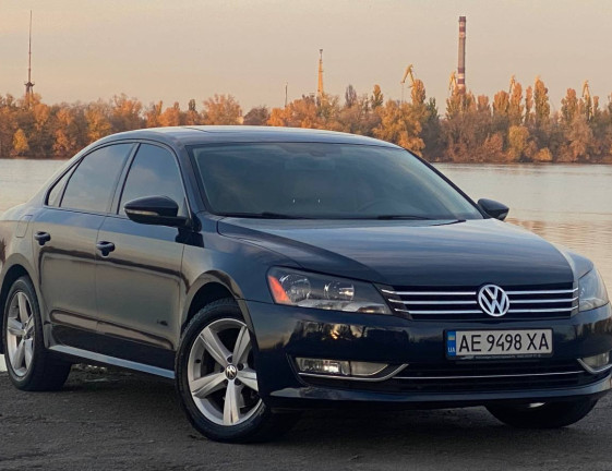Volkswagen Passat 2012 1