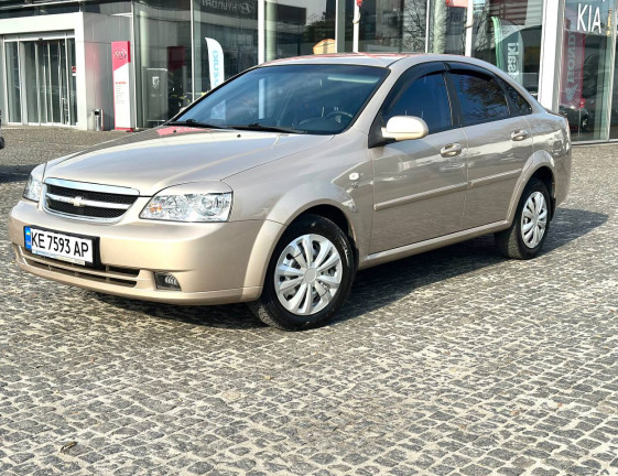 Chevrolet Lacetti 2012 1
