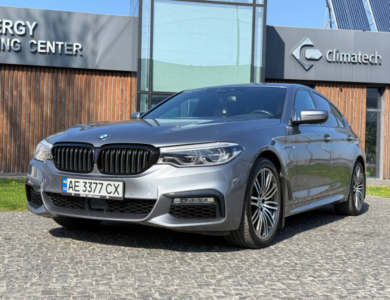 BMW 5 Series 2018 1