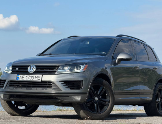 Volkswagen Touareg 2015 1